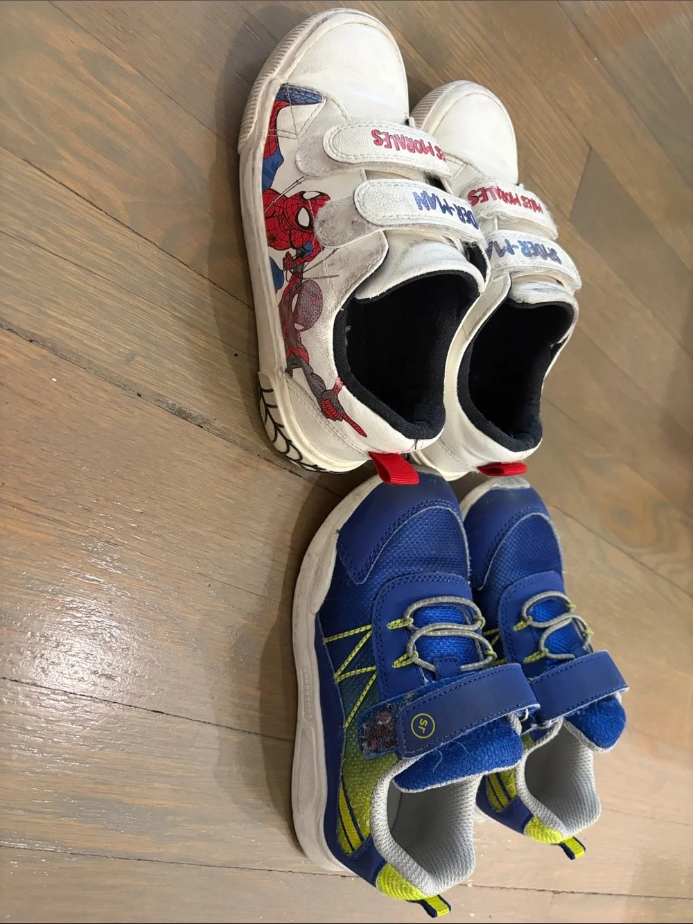 Boys 11 sneakers Spider-Man & stride rite 360 guc